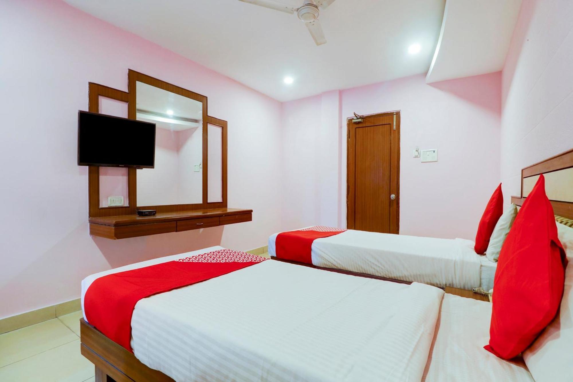 Super Collection O 77115 Vaishnavi Palace Hyderabad Exteriör bild