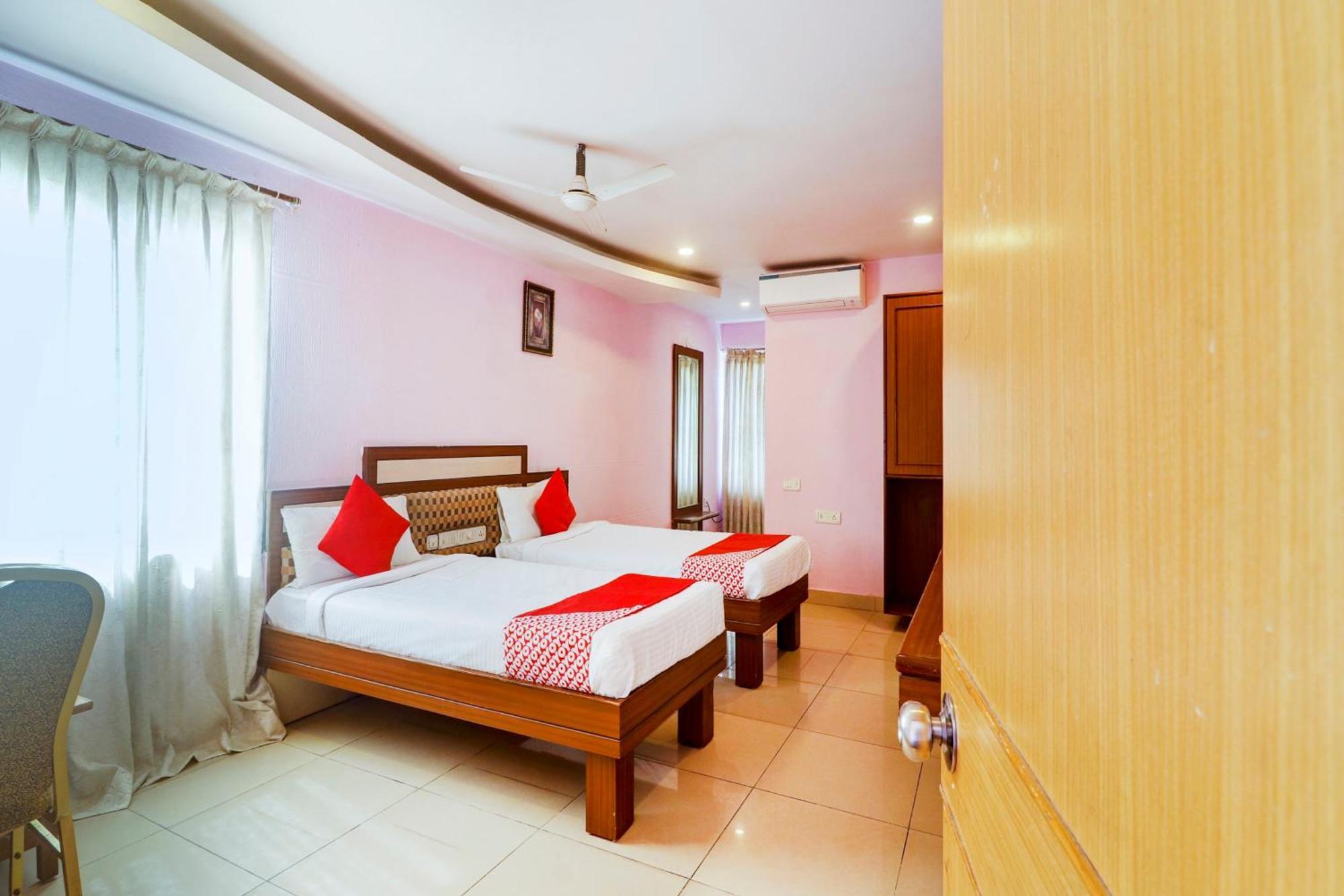 Super Collection O 77115 Vaishnavi Palace Hyderabad Exteriör bild