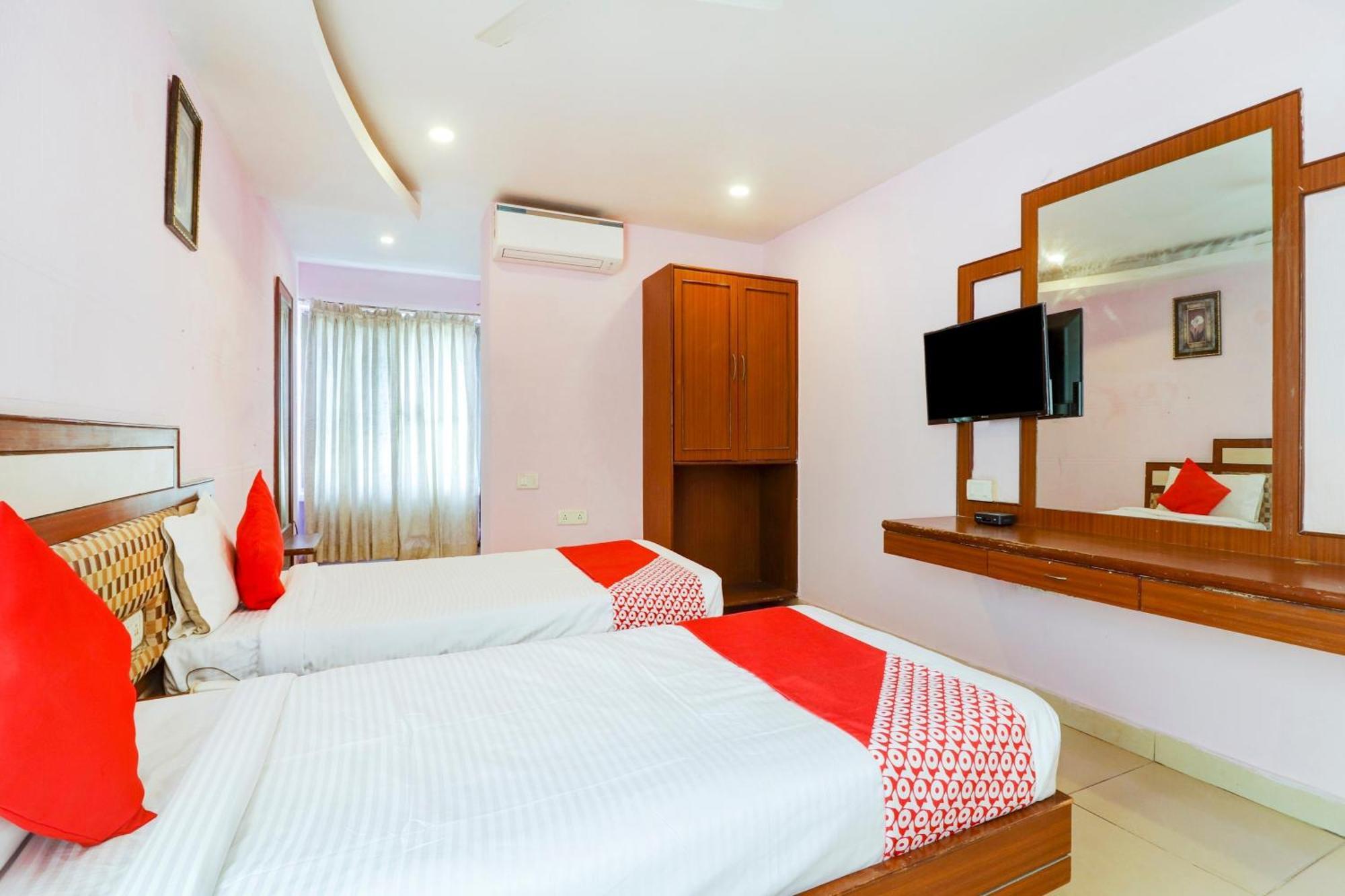 Super Collection O 77115 Vaishnavi Palace Hyderabad Exteriör bild