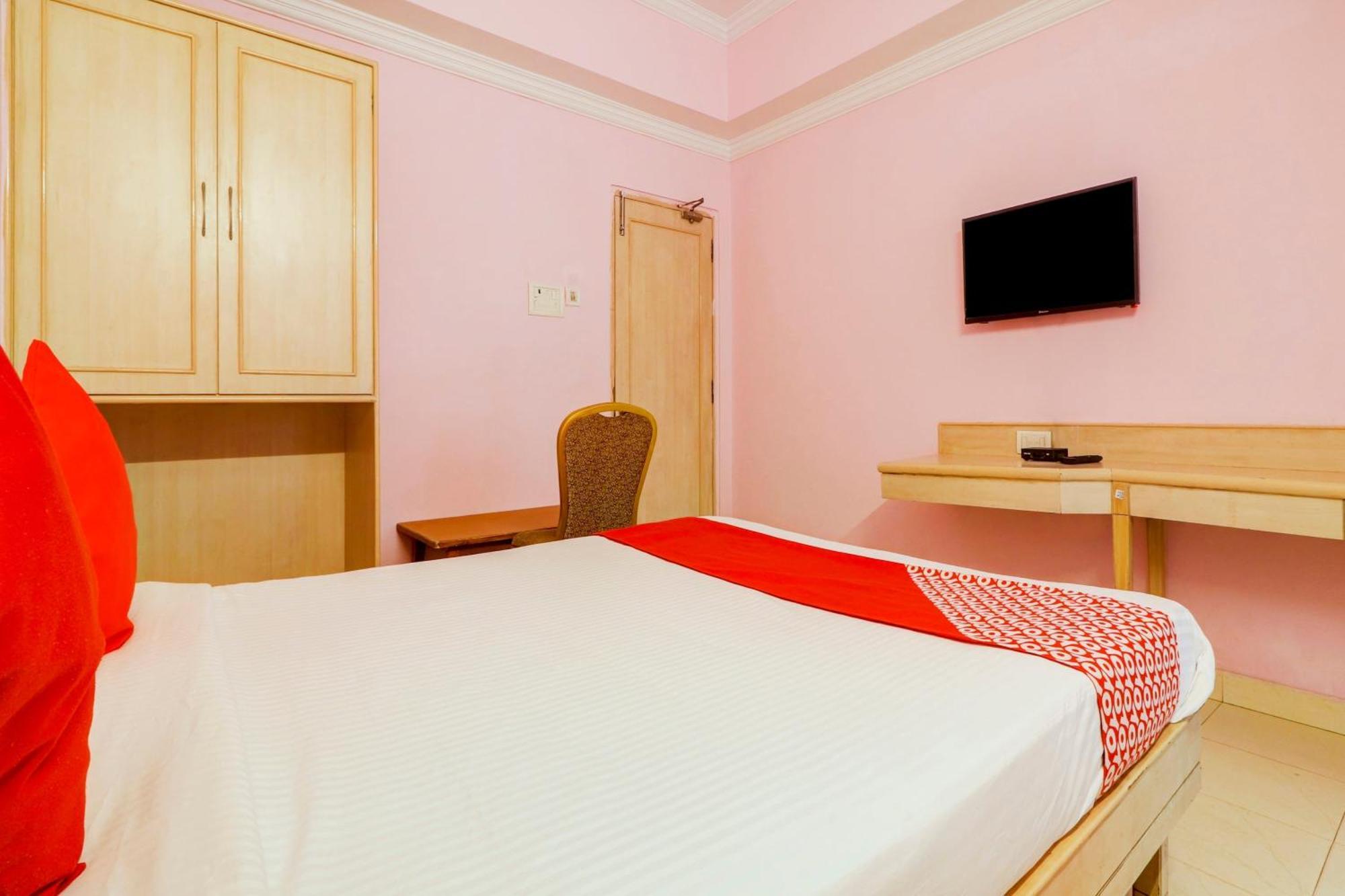 Super Collection O 77115 Vaishnavi Palace Hyderabad Exteriör bild