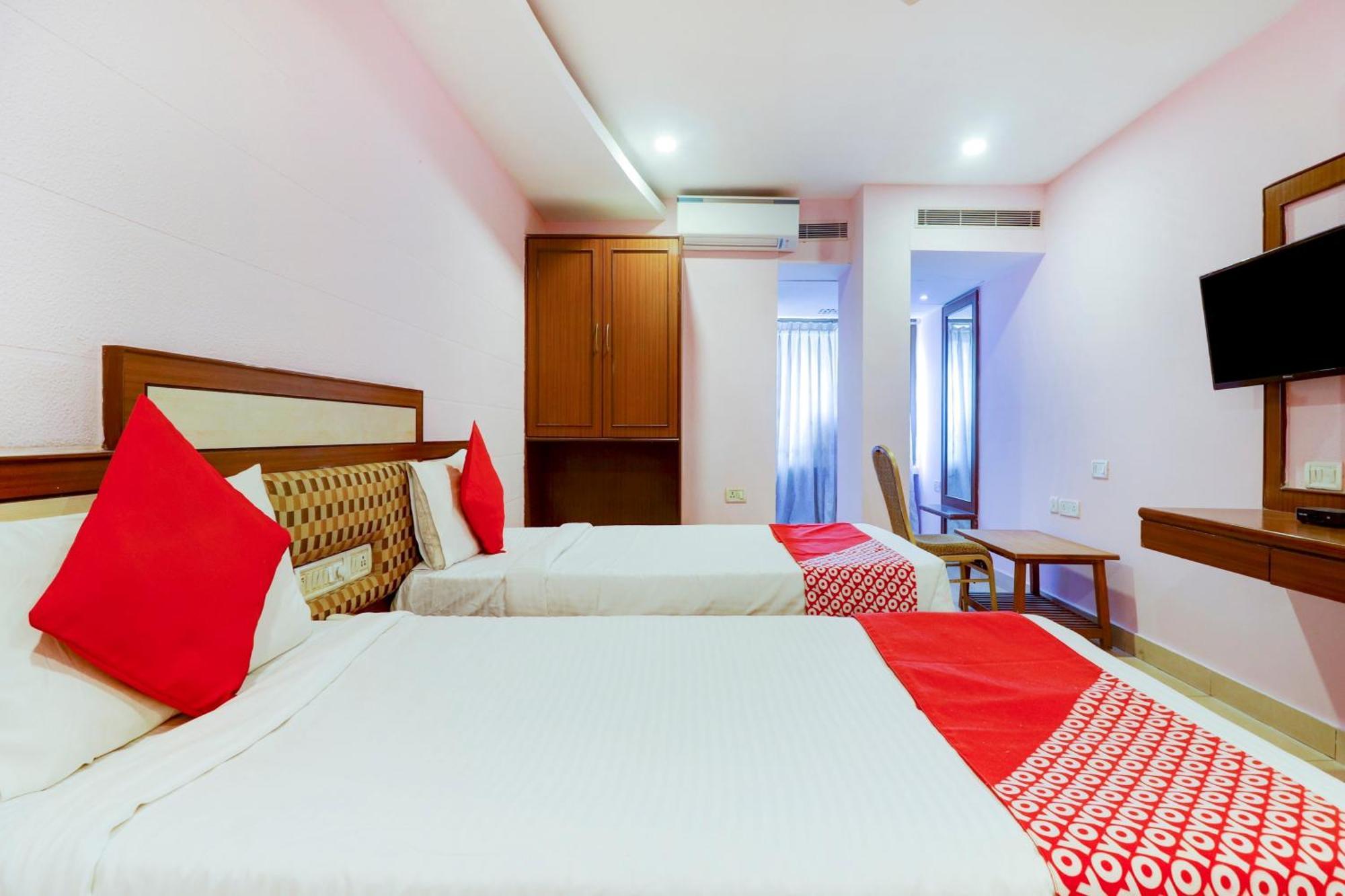 Super Collection O 77115 Vaishnavi Palace Hyderabad Exteriör bild