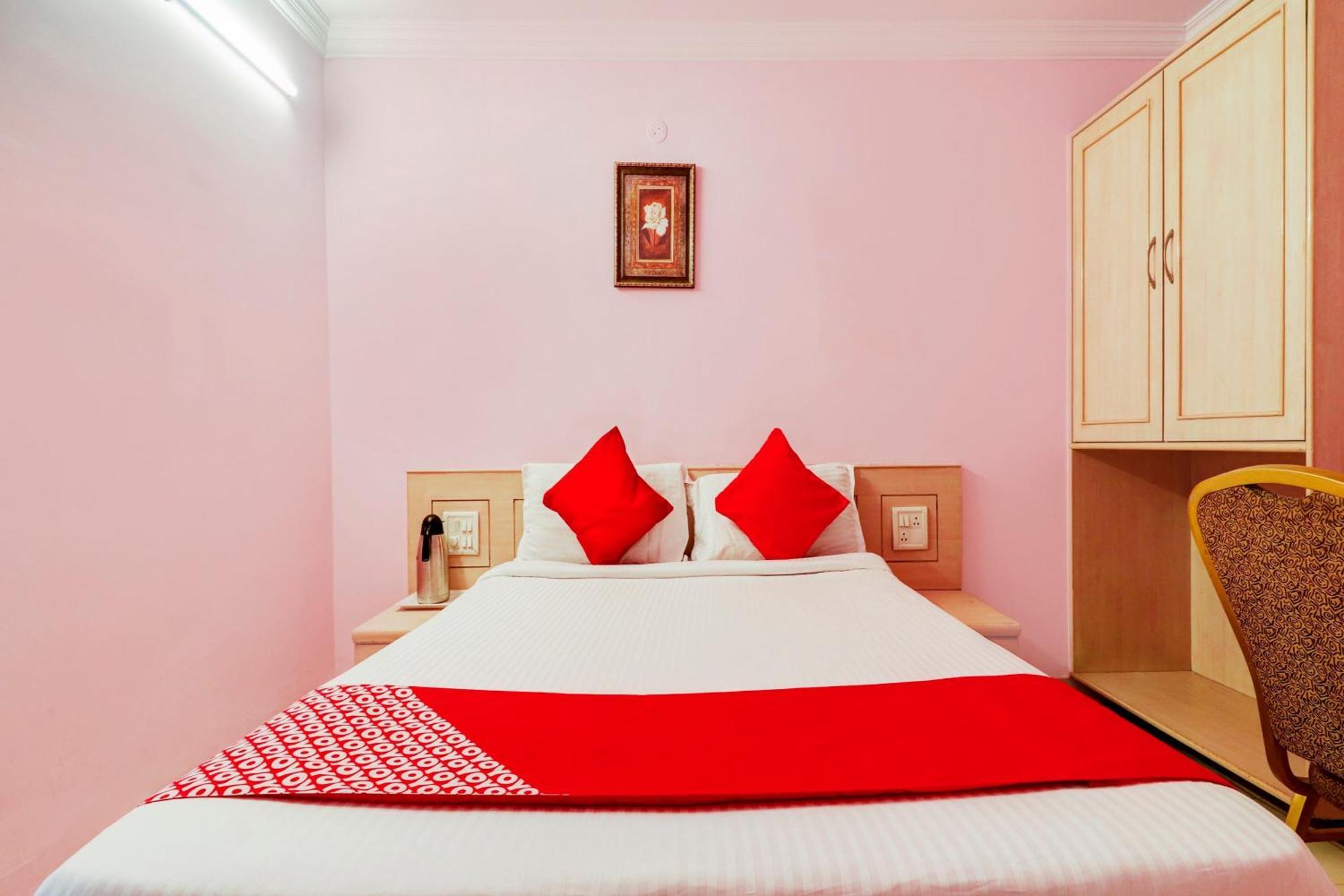 Super Collection O 77115 Vaishnavi Palace Hyderabad Exteriör bild