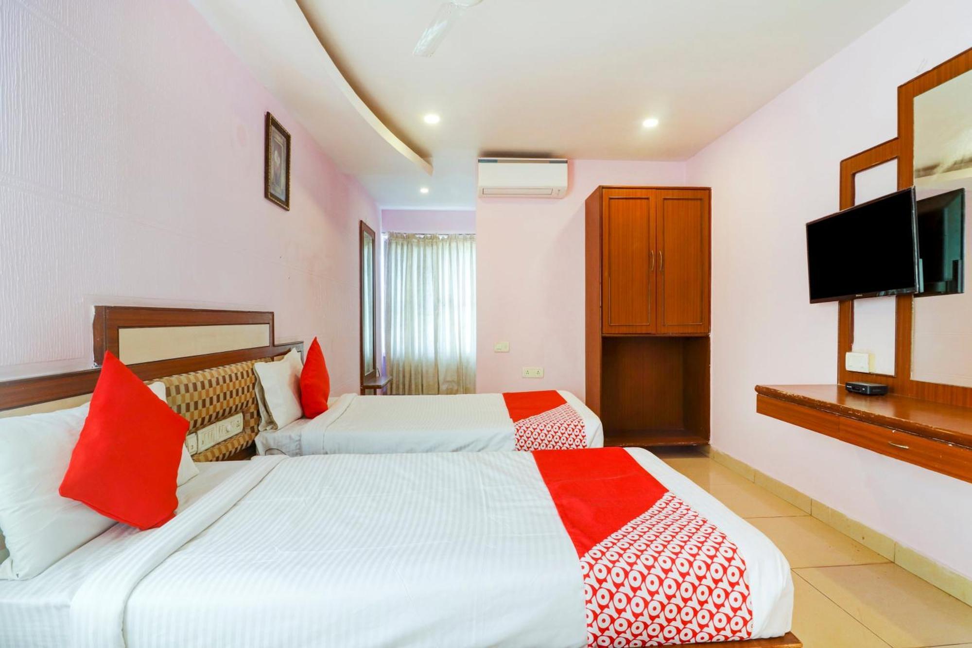 Super Collection O 77115 Vaishnavi Palace Hyderabad Exteriör bild