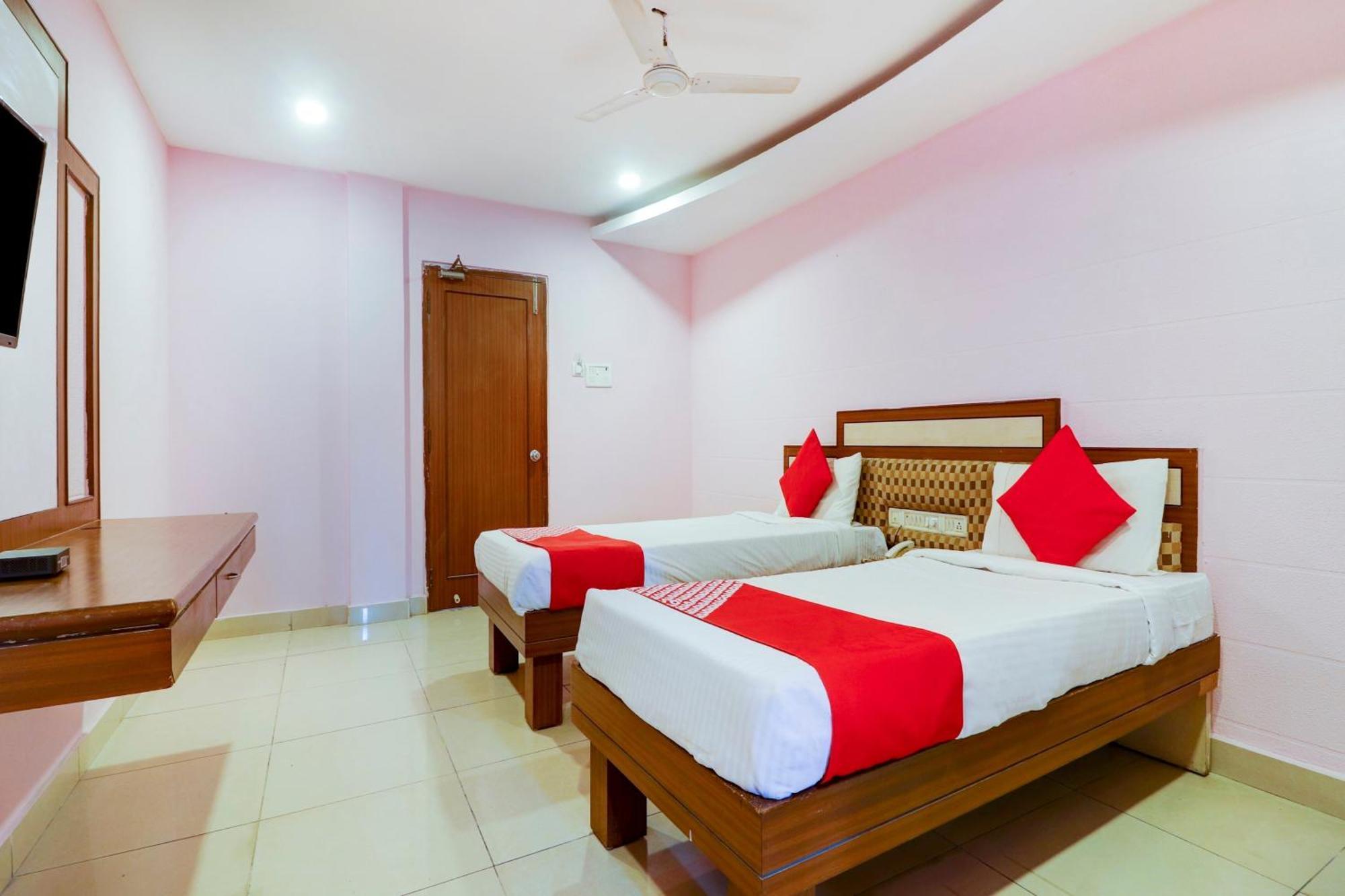 Super Collection O 77115 Vaishnavi Palace Hyderabad Exteriör bild